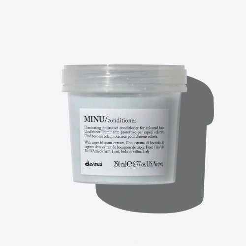 LOVE smoothing Perfector Термосироватка для розгладження неслухняного та хвилястого волосся Essential Haircare