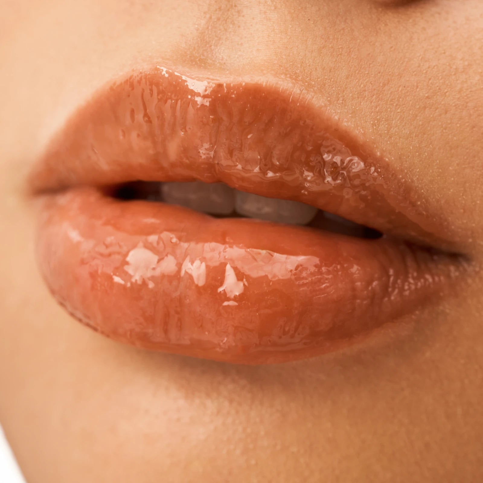 БАЛЬЗАМ ДЛЯ ГУБ LIP HYDRATER HAZELNUT HALVA